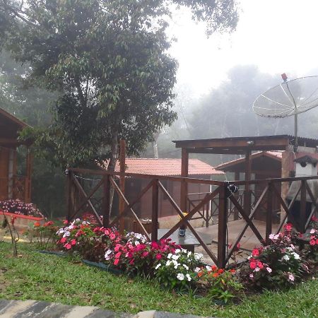 Monte Suico - Chales Para Locacao Гуарамиранга Екстериор снимка